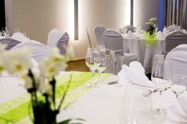 Festlich gedeckter Tisch Feste & Feiern im Hotel Begardenhof in Köln Rodenkirchen